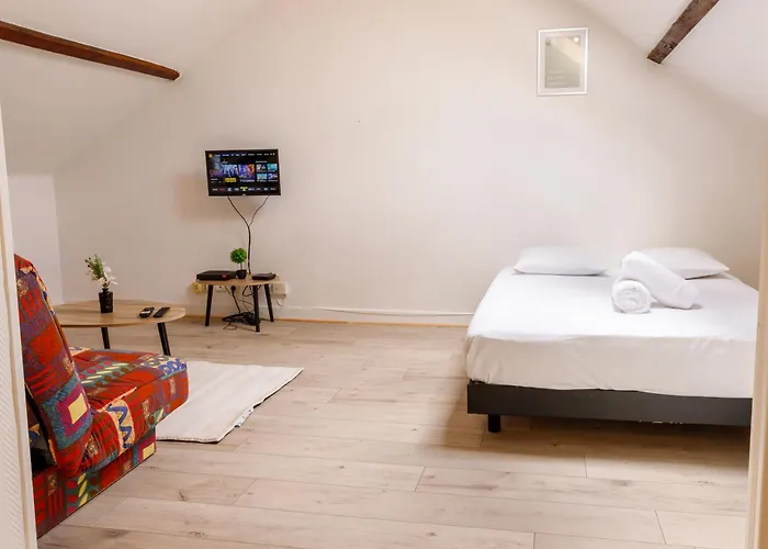 La Place Servant 3 Apartment